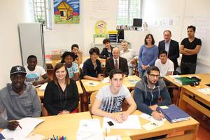 Tausende Schulbücher für minderjährige Flüchtlinge