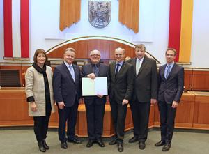 Gruppenfoto zur Auszeichnung von besonderem Engagement und Schulsport