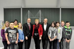 Gruppenfoto der Teilnehmer für den Eurovision Youth-Contest