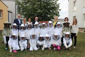 Gruppenfoto Bienenschutzanzüge für Kinder