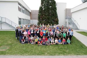 Gruppenfoto zum Sporttag an der NMS Siegendorf